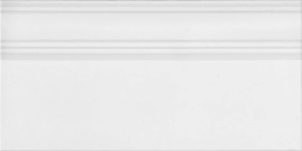 FME006R Плинтус Монфорте белый обрезной